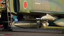 1024pxJASDF_RF4EJ_LOROP_Pod_in_Hamamatsu_Air_Base_20140928.JPG