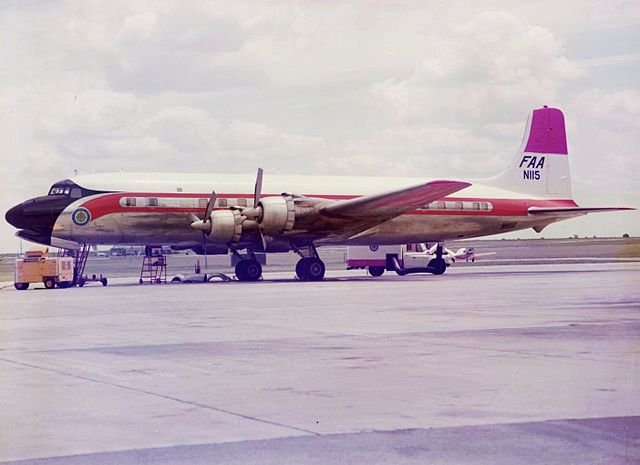 640px-FAA_Douglas_DC-7B_N115_63-0774A.jpg.00c0788be1cffb6be00c430b9b052b92.jpg