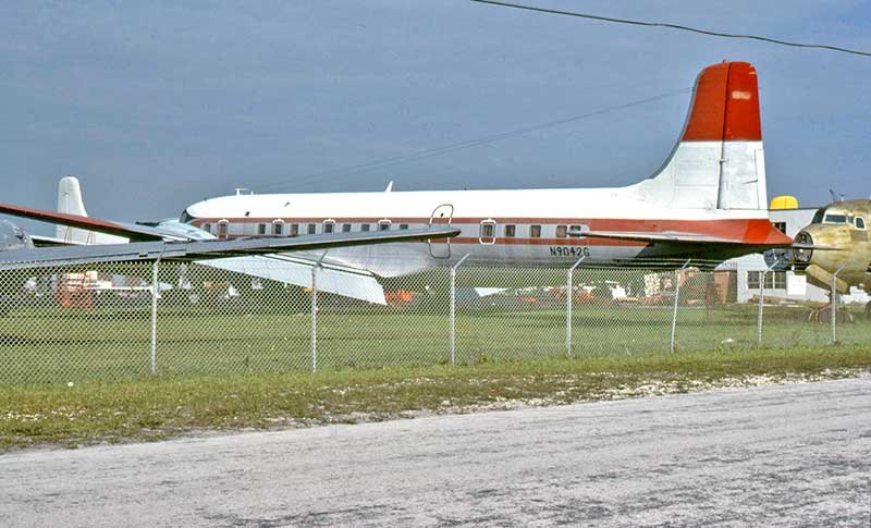 DC-6-N9042G-MIA-10.79-KKK.jpg.04902f484c8a49569aa62184ea8e603e.jpg