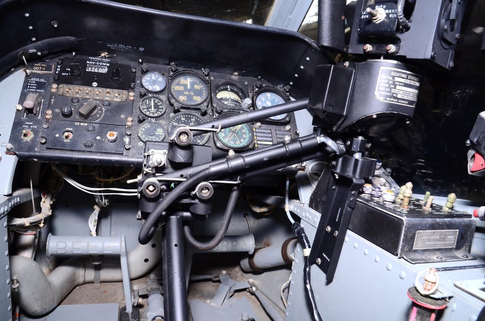 AH-1G pantgraphic sight 2.jpg