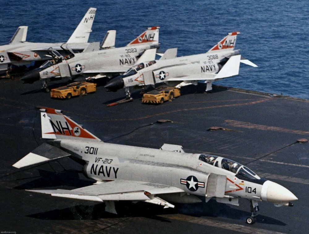 VF-213-Blacklions-112.thumb.jpg.b2fe6376381e66a7c17342f4286d4a63.jpg