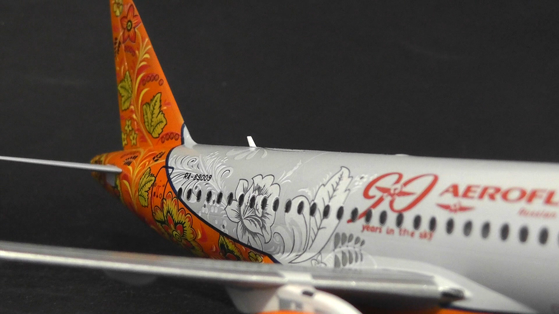 Superjet-100, Aeroflot, Khokhloma, 1/144 - Airliner Modeling
