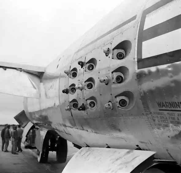 b-47b_rato2.JPG.42d4f055bfe15b59e3d5d9bf67497356.JPG