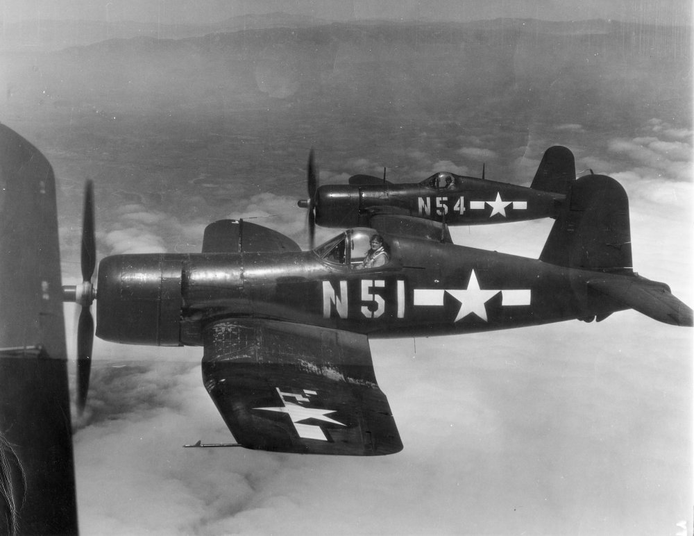 Vought-F4U-1D-Corsair-VMO-155-White-N51-being-flown-by-John-Glenn-over-California-1943-01.jpeg