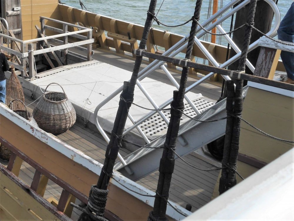 Mayflower II main deck forward enlarged.jpg