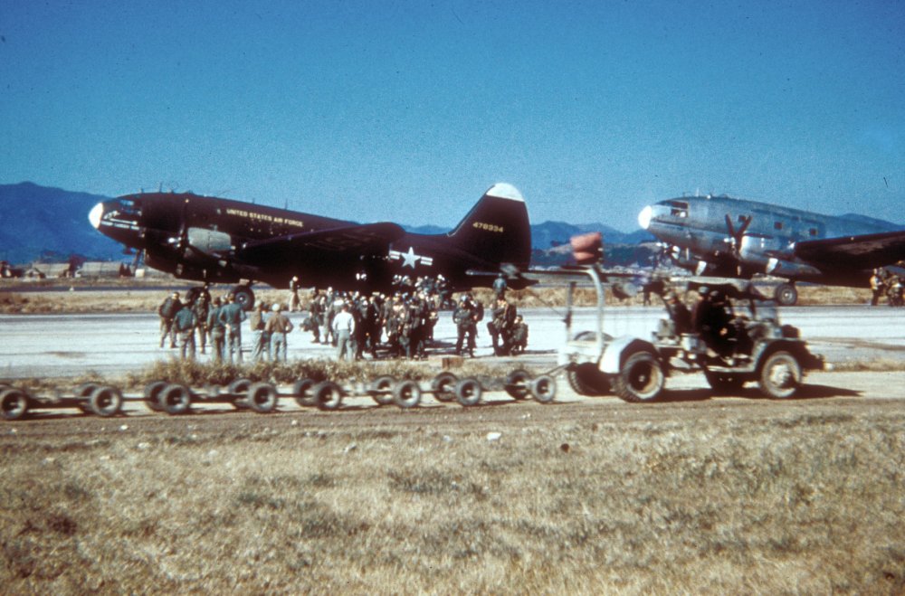 C-46D_437th_TCW_in_Korea_c1951.thumb.jpg.9a699016c563e30da98fd67d1f3acf8d.jpg