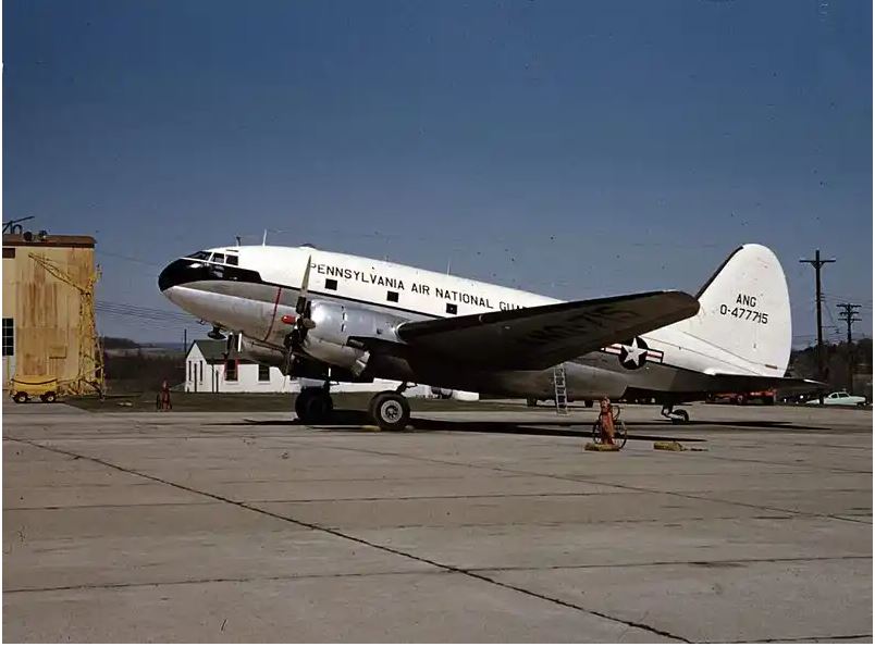 1050487956_C-46D_44-77715_140thAeroMedEvacSqn_PAANG_1956.JPG.3c3385d371772abbb640b5a677795d2d.JPG