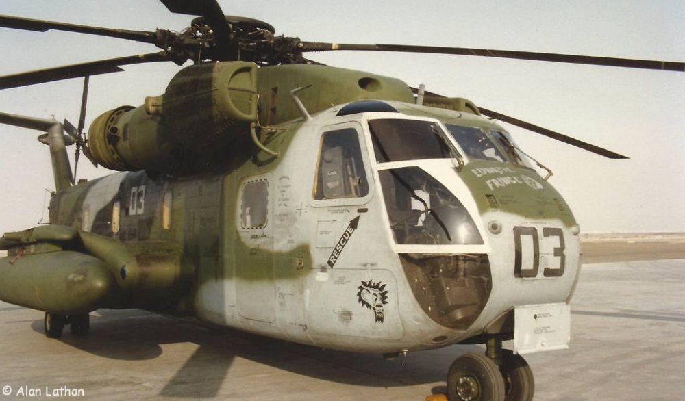 156964 at the Dubai Airshow in November 1991. At the time she was HMH-362s YL-03 Lunatic Fringe..jpg