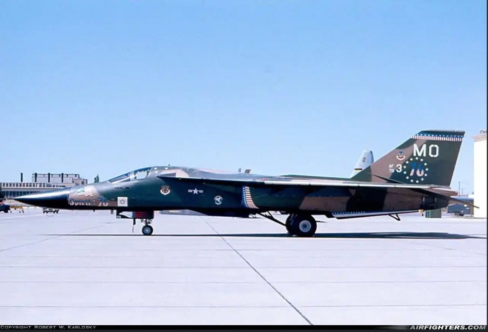 F-111F_70-2376_MO_1976.thumb.JPG.9febbac603f3314bbd302909056a897d.JPG