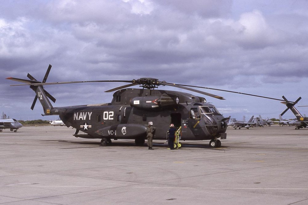 CH-53A 153707 VC-1 MAnserlmo 29 August 1991 [MWilson Col] reduced.jpg