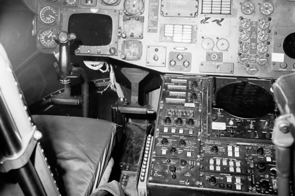 IHAS-1_CH-53A_151693(LeftSeat)_email.jpg