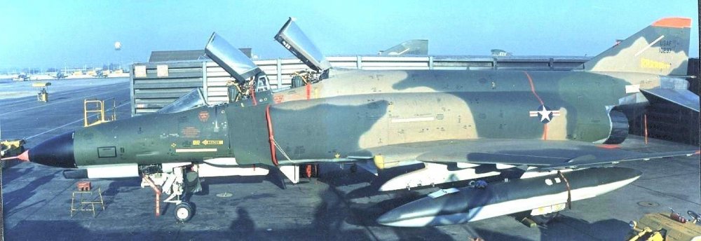 F-4E with slatted wing and TISEO-1972-73 Korat 555TFS.jpeg