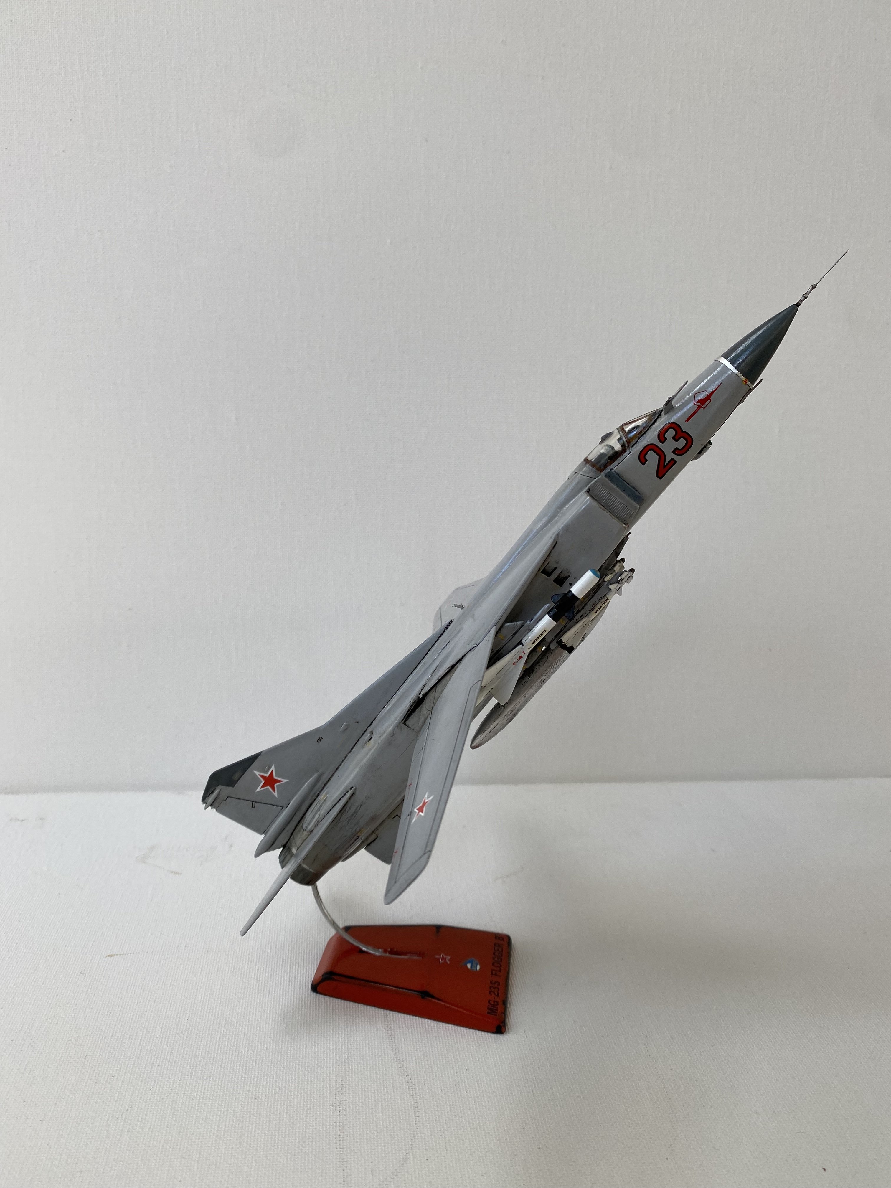Mig 23 Flogger B 1/72 old tool hasegawa - The Display Case