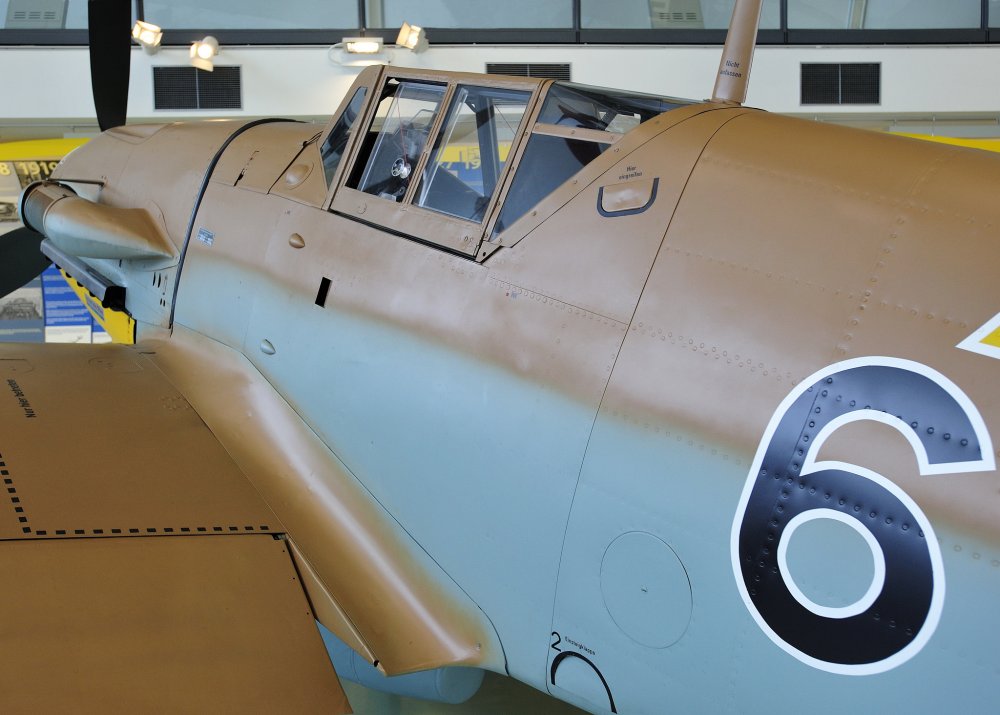 Bf109G2Trop_WNr10639_8JG77_s6_RAF-Museum.jpg