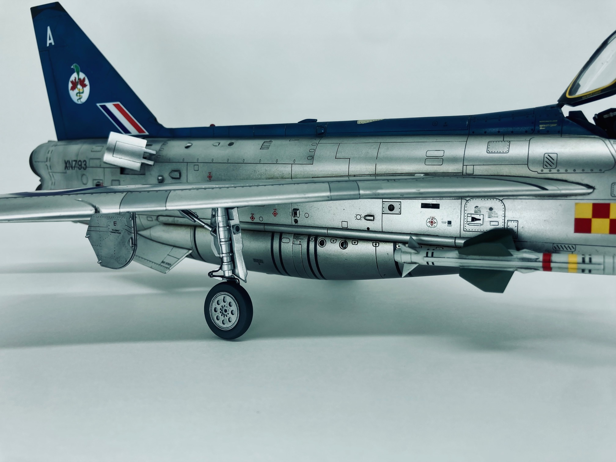 航空機・ヘリコプター 1/48 English Electric Lightning F.2A/F.6 Airfix 1/48 English Electric Lightning F.2A/F.6 Scale Model