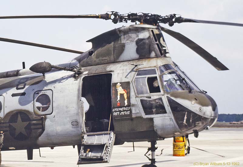 CH-46E_156476_MCAS_NewRiver_HMM-162_YS-08_05-12-92_SWh_Ai_Cr_Sm_BWilburn.jpg