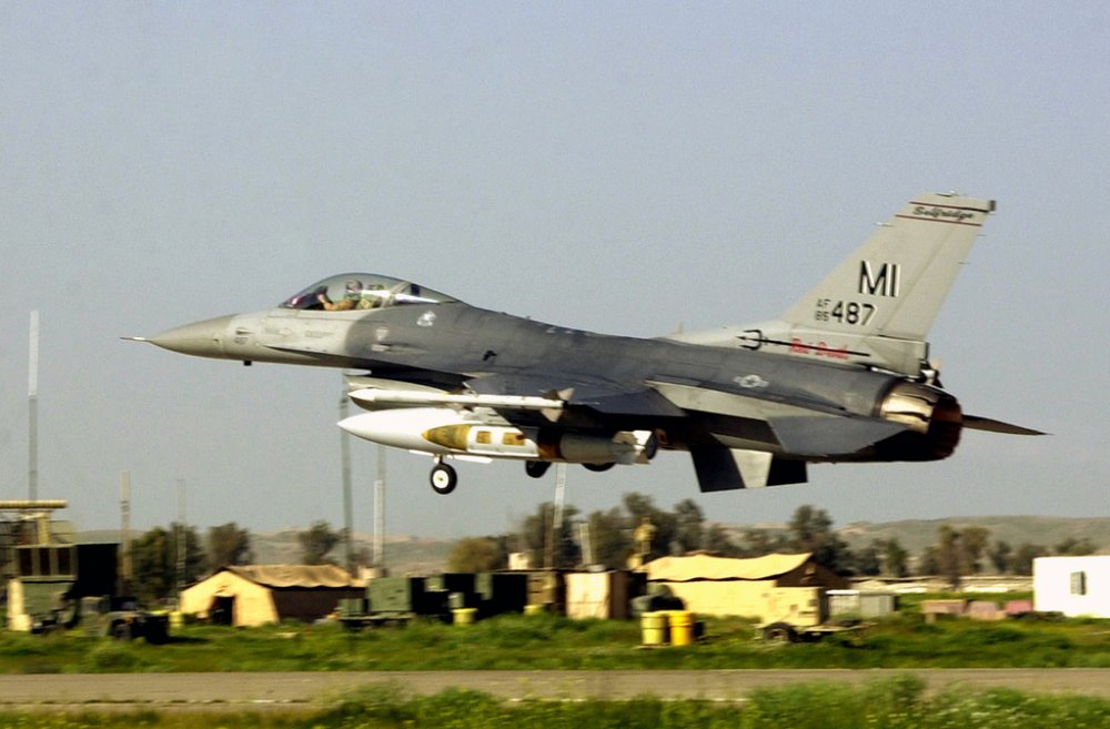 F-16-1.jpg