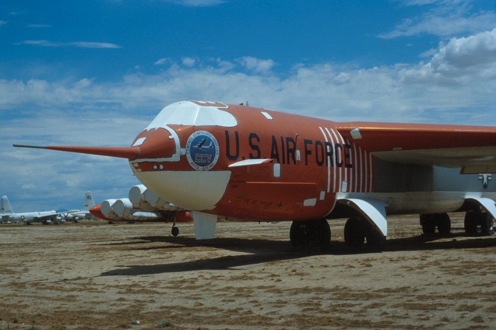 NB-52e 56-0632 Left Nose View.jpg