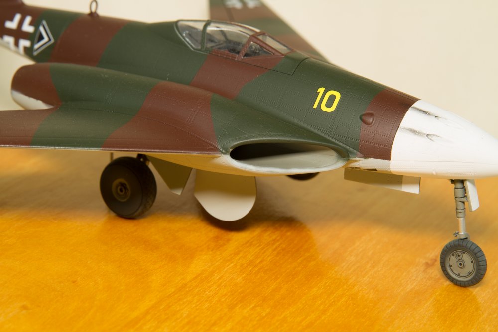 Amusing Hobby Me262 HGIII Flugzeug Bausatz 1:48 - Deutscher WWII Jäger
