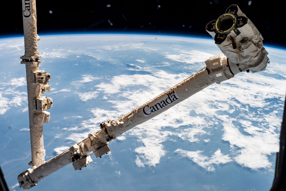 canadarm2.jpg