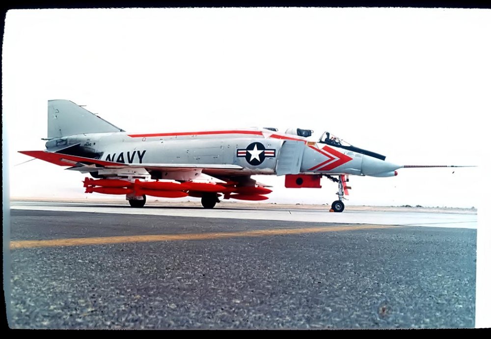 145310 F4H-1 caAPR61 McDonnell_Ni_Ai_Cr_45.jpg
