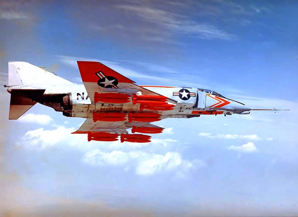 145310 F4H-1 caAPR61 McDonnell (3) R-Powell_Ni_Ai_25_1.jpg