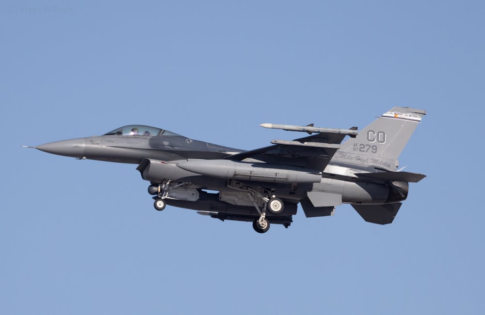 1786037087_F-16S87-0279COANG120thFQ140thWing_Sm.thumb.jpg.bf0d084603a743ce4261d8bfe38697d2.jpg