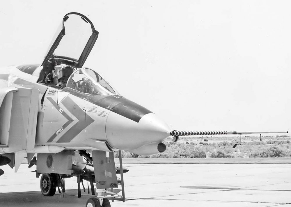 145310 F4H-1 caAPR61 McDonnell (1) R-Powell_Ni_Cr_Ai_66.jpg