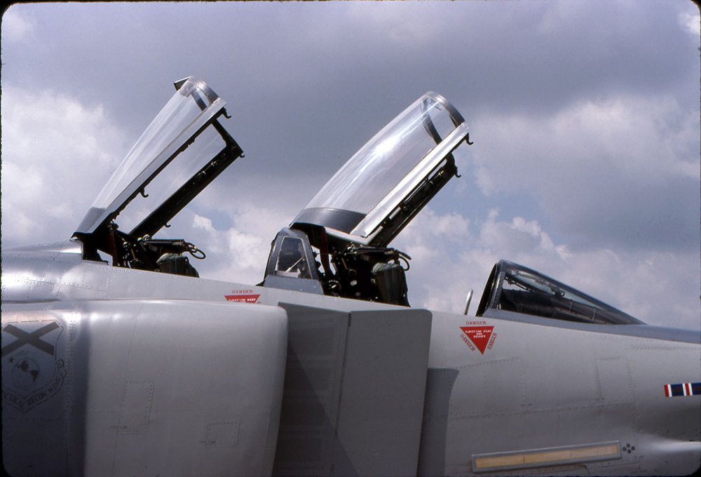 RF-4C_64-1034_can_ABANG_Birm_06-29-91_SM.jpg