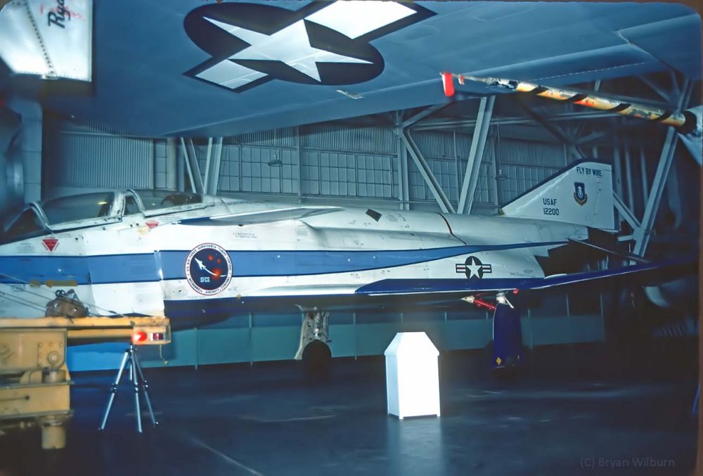 YF-4E_62-12200_WrightPatt_Jan_1990_1.jpg