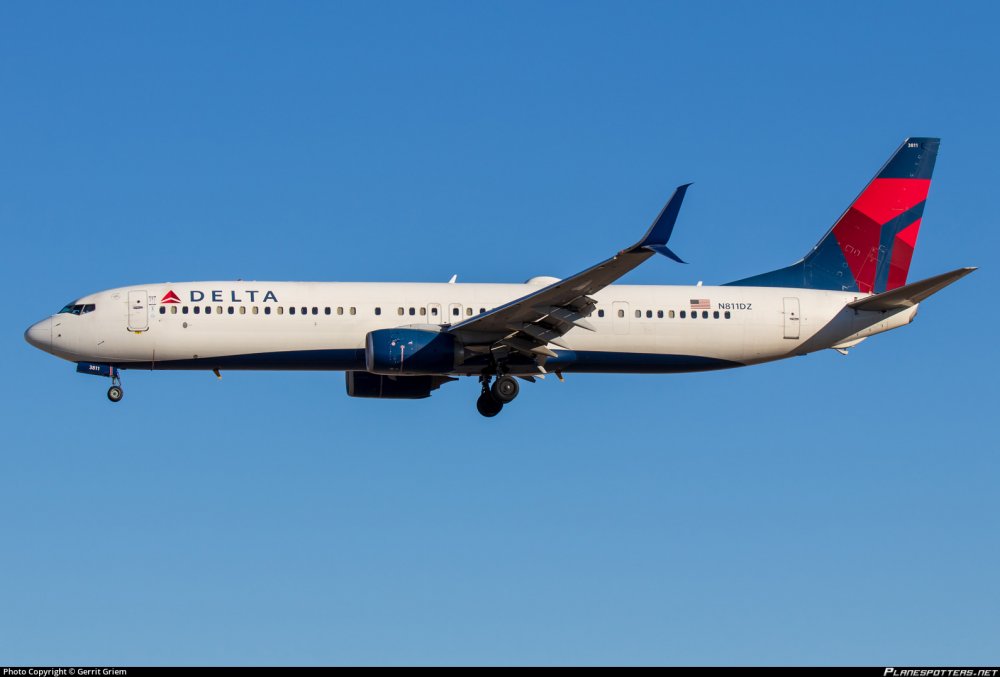 Delta 737-900ER N811DZ L to Cabo 2-23.jpg