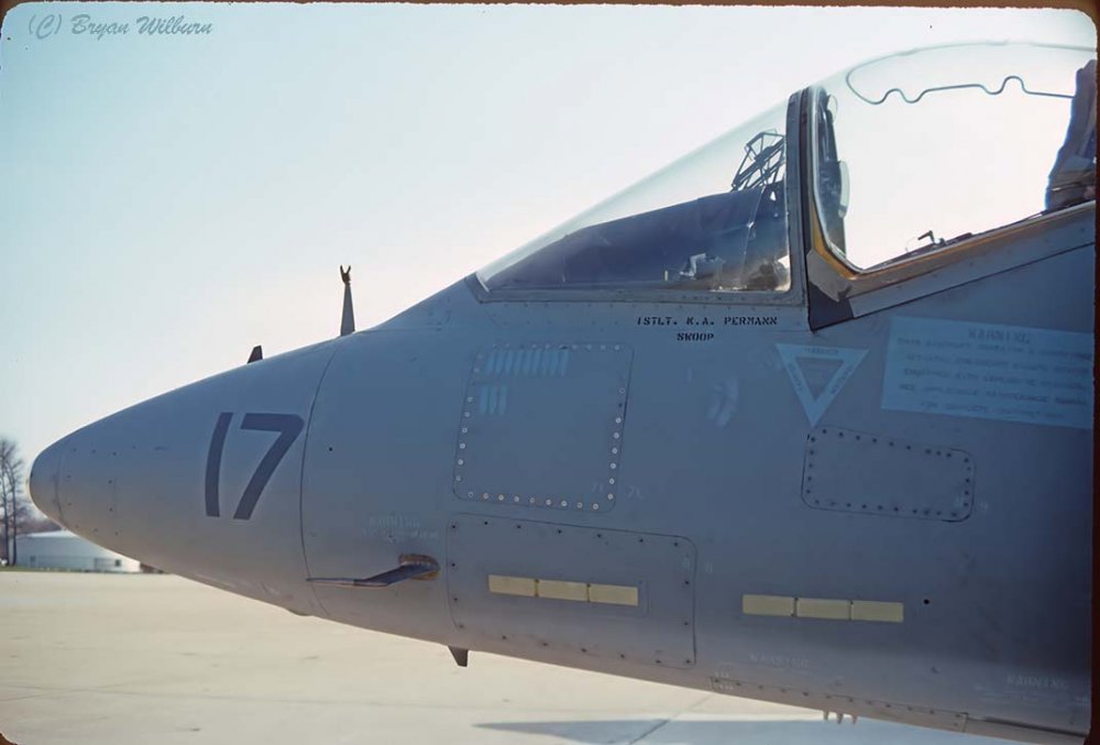 AV-8B_163424_WH-17_Nose_NAS_Washington_03-92_BWilburn_Sm.jpg