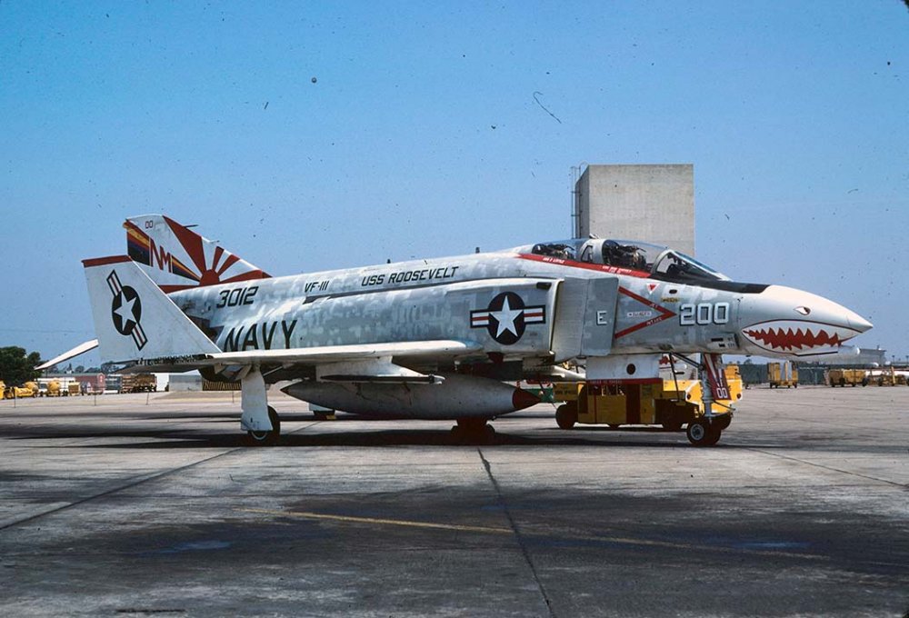 F-4N_152222_VF-111_Roosevelt_RF_A-6089.jpg