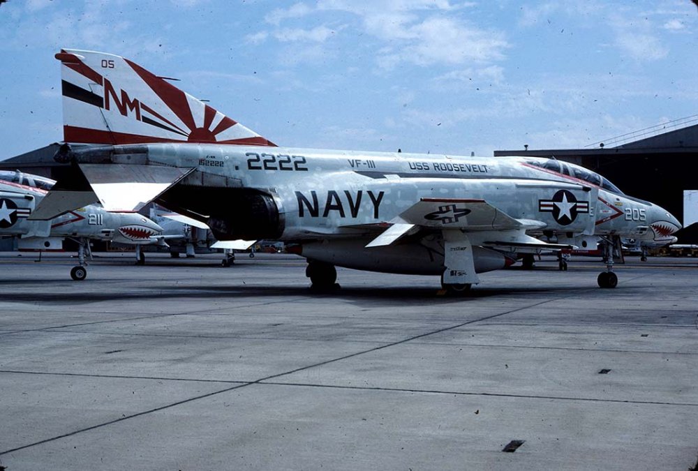 F-4N_152222_VF-111_Roosevelt_RR_DM_A-6090.jpg