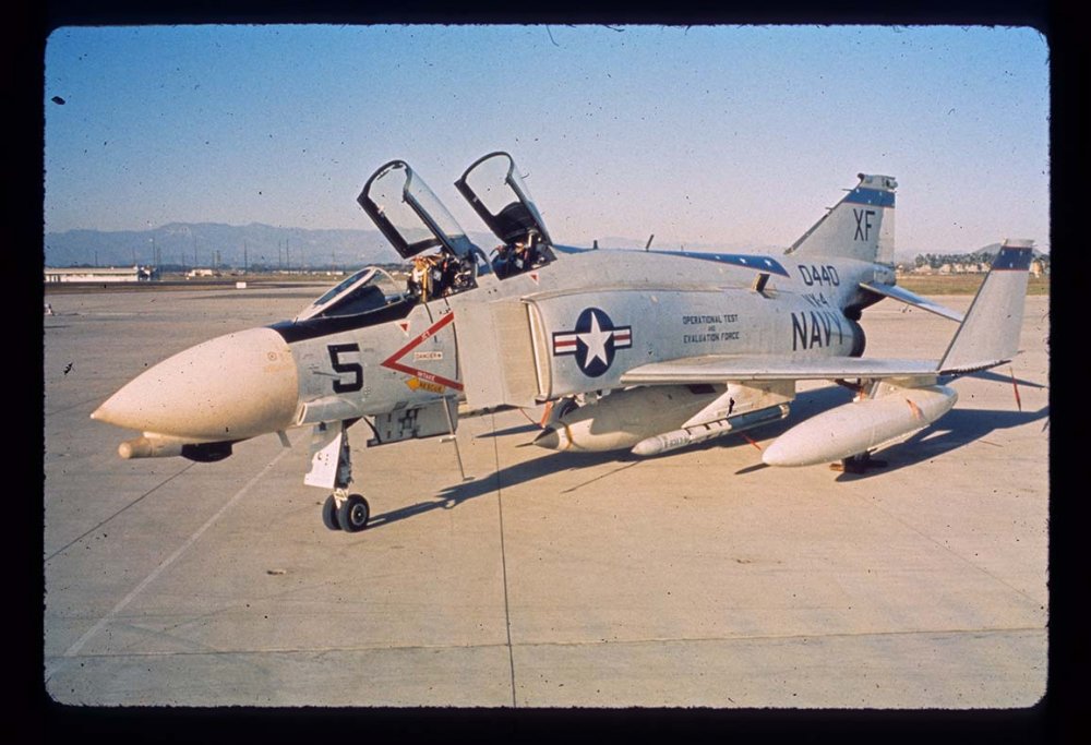 F4H-1_F-4B_VX-4_MkH5_Seats_Nat_Mus_Nav_Avn_A-5562.jpg
