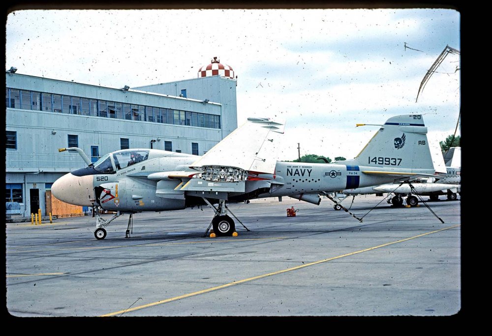 KA-6D_149937_AB-520_Kennady_VA-34_museum_naval_Aviation_A-2356_Sm.thumb.jpg.42248b56248638645cc16b656ce9ddb1.jpg