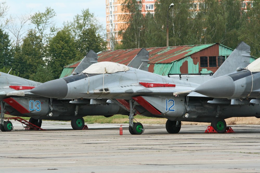 Mikoyan_MiG-29_Fulcrum_RF-92188_12_blue_(8503149614).jpg