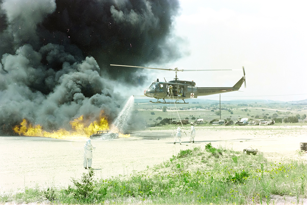 UH-1H_16295_FtHood_GrayAAF_7_75_FFire-Med_Deploy_SM_BryanWilburn.jpg