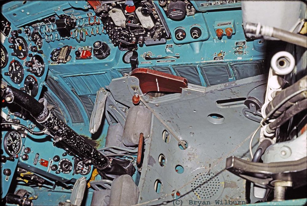 MiG-21_Cockpit_RH_Seat_Feb-1990__Sm.jpg