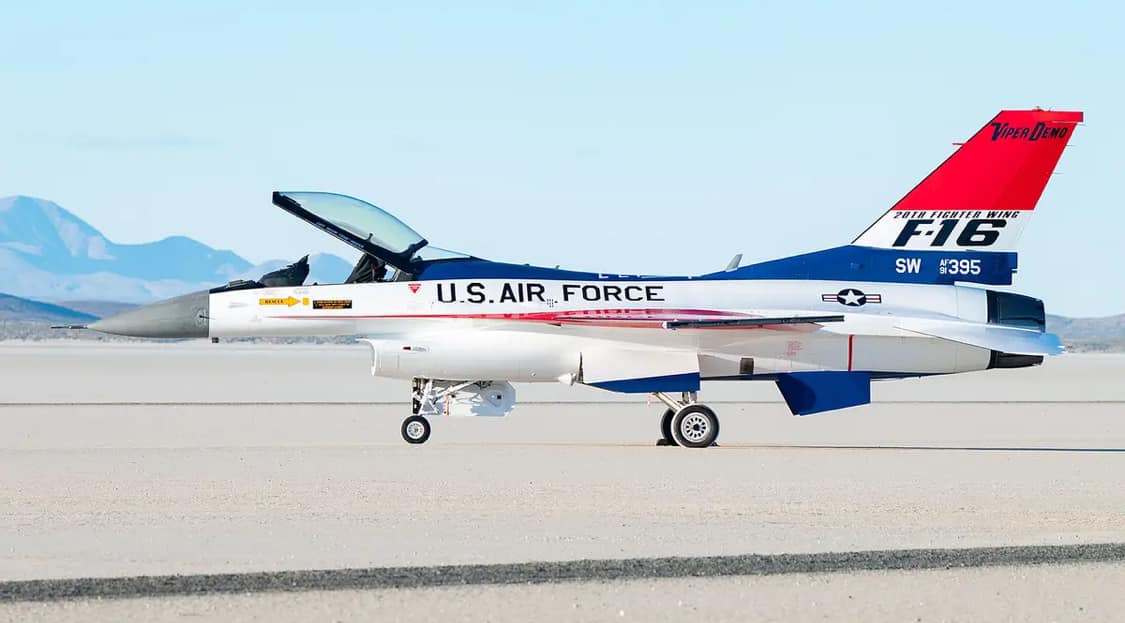 F-16 Demo Team Honors 50th with YF-16 Scheme - General Discussion