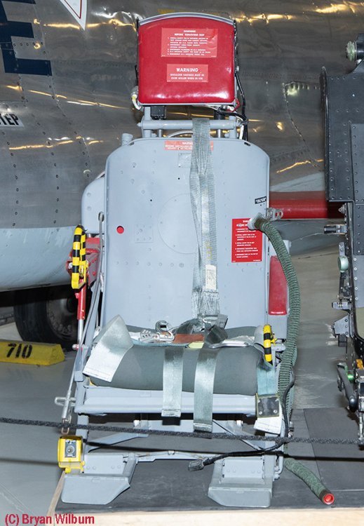 01A_T-33B_Seat_Frt_SM.thumb.jpg.43b704833422c95da8589a664363e1eb.jpg