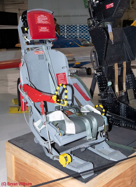 01C_T-33B_Seat_Rt_Frt_SM.thumb.jpg.99e41bff6f43988aa3daa83abb6e4cac.jpg