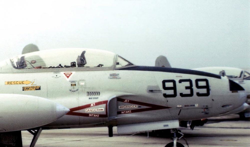 14C_T-33B_137939_NAS_Washington_Andrews_AFB_Lowlevel_seat_w-wo_Breakers__SM.thumb.jpg.006a3e943361725ab82b3f8f6b1f8e57.jpg