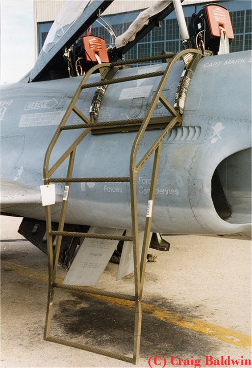 08c_T-33 boarding ladder_Craig-Baldwin_CA_IPMS_RT__SM.jpg