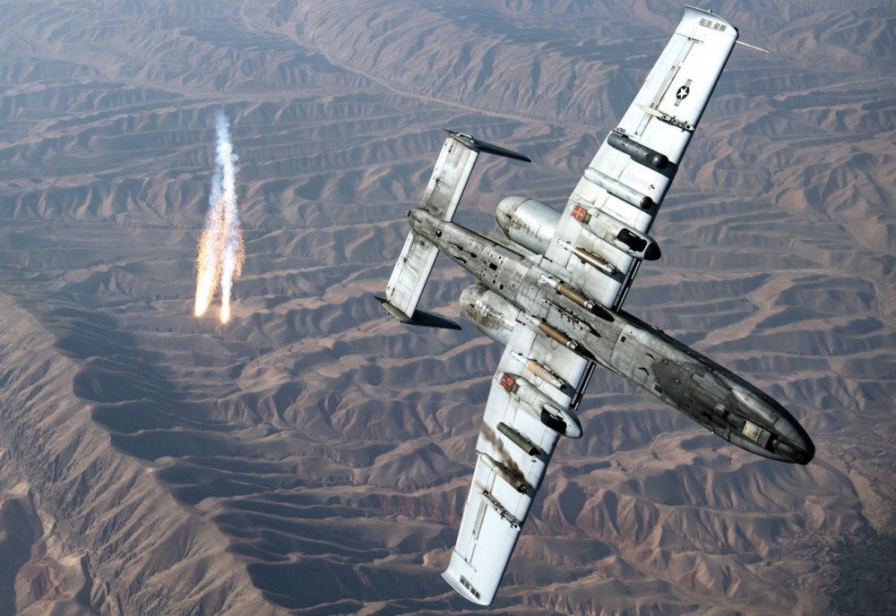 a10-thunderbolt-ii-banking-launching-flare.jpg