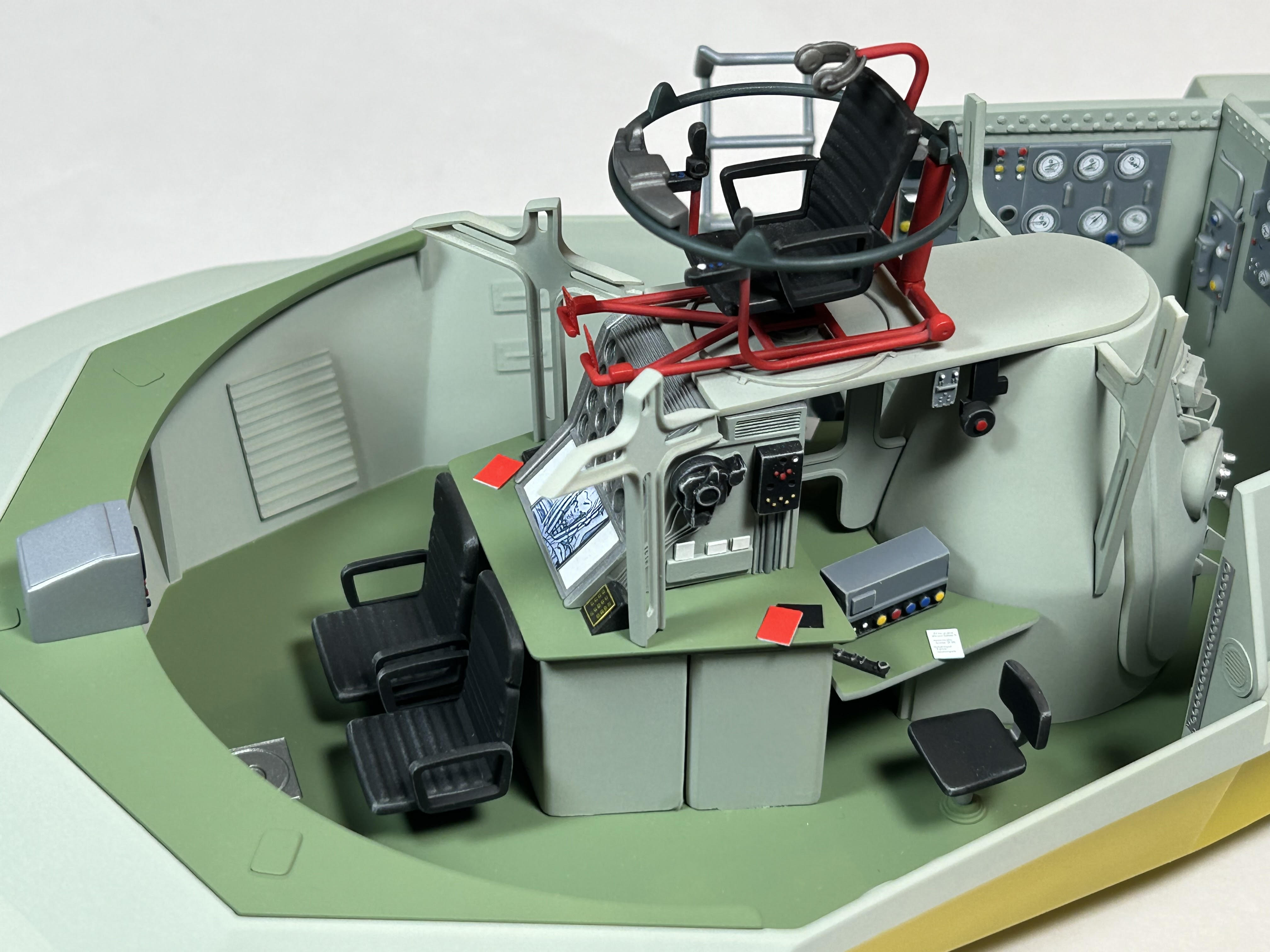 メビウス Proteus Submarine 1/32スケール The Proteus Submarine From Fantastic Voyage | HLJ.com