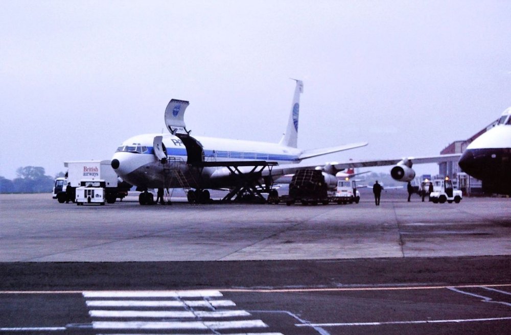 N462PA_B707_Pan_Am_Flight -Clipper Eagle-707-321C.jpg