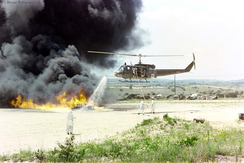 UH-1H_16295_FtHood_GrayAAF_7_75_FFire-Med_Deploy_BryanWilburn___SM.thumb.jpg.23800e17fcf4fdcf36e267af2ff98b20.jpg