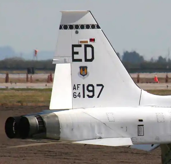 ED197.jpg.3c8105831927c05678498d93b59ae1be.jpg