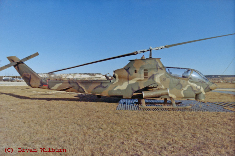 AH-1G_67-15725_C-1-9_LzPhantom_FtHood_1974-75_SM2.jpg.b88ff0392cd65b2a8d3bfbb345e39a11.jpg